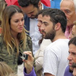 Blanca Suárez con sus amigos en La Latina