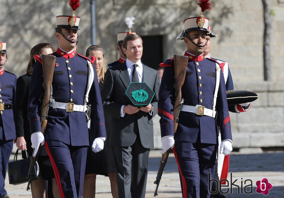 El hijo del Duque de Calabria en el funeral de su padre