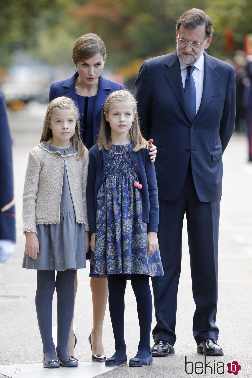 La Reina Letizia, la Princesa Leonor y la Infanta Sofía con Mariano Rajoy en el Día de la Hispanidad 2015
