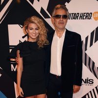 Andrea Bocelli y Tori Kelly en los MTV EMA 2015