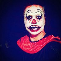 David Bustamante disfrazado de payaso diabólico para celebrar Halloween 2015