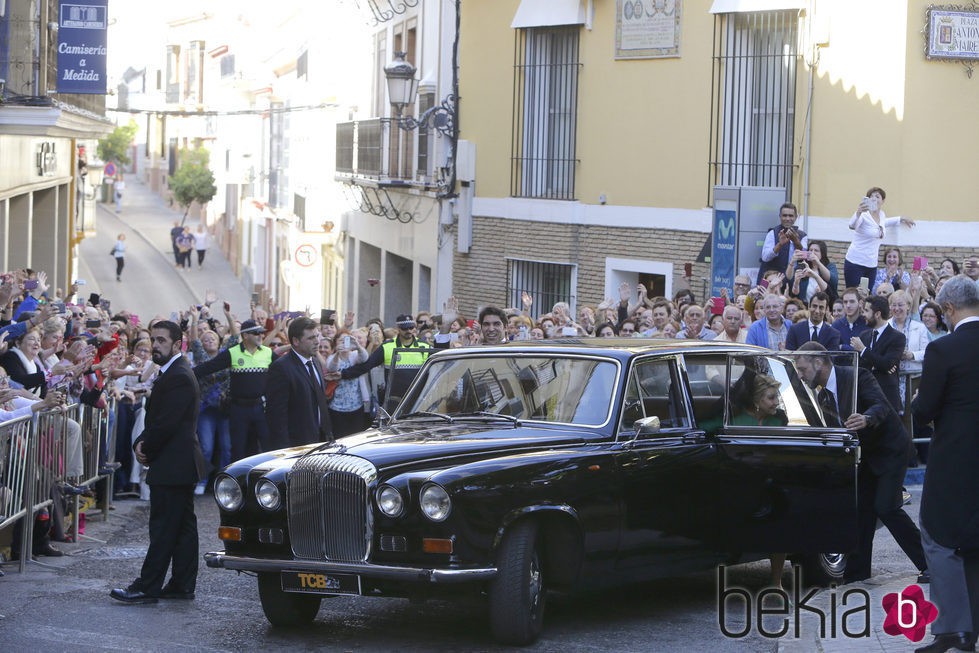 Coche con Cayetano Rivera llegando a su boda con Eva González