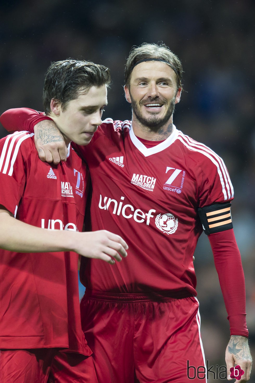 David Beckham y Brooklyn Beckham, un abrazo muy familiar al acabar el encuentro
