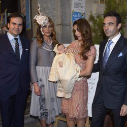 Gema Ruiz y Juan Diaz bautizan a su hija Julieta junto a Enrique Ponce y Paloma Cuevas