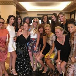 Eva Longoria con sus amigas 