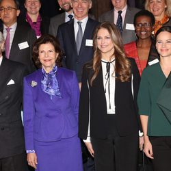Los Reyes de Suecia, Magdalena de Suecia y Sofia Hellqvist en el Global Child Forum
