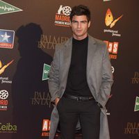 Maxi Iglesias en el estreno de 'Palmeras en la Nieve'