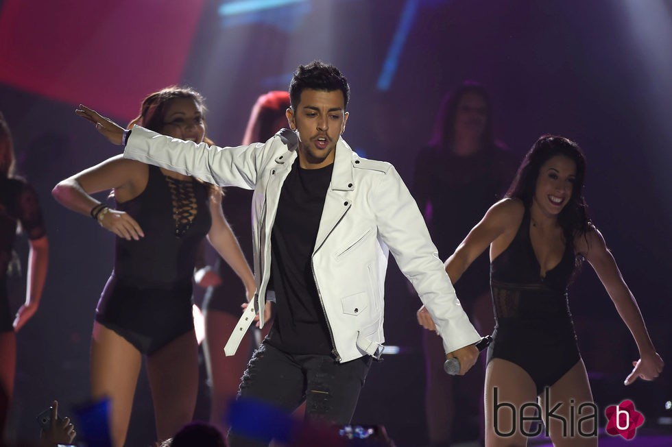 Dasoul durante su actuación en los Premios 40 Principales