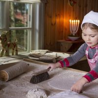 Estela de Suecia hace pan para felicitar la Navidad 2015
