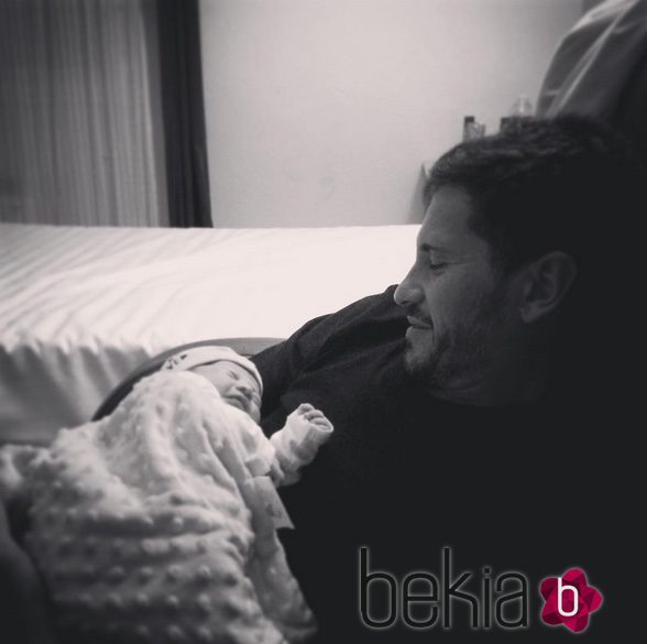 Primera imagen de David de María con su hijo Leonardo