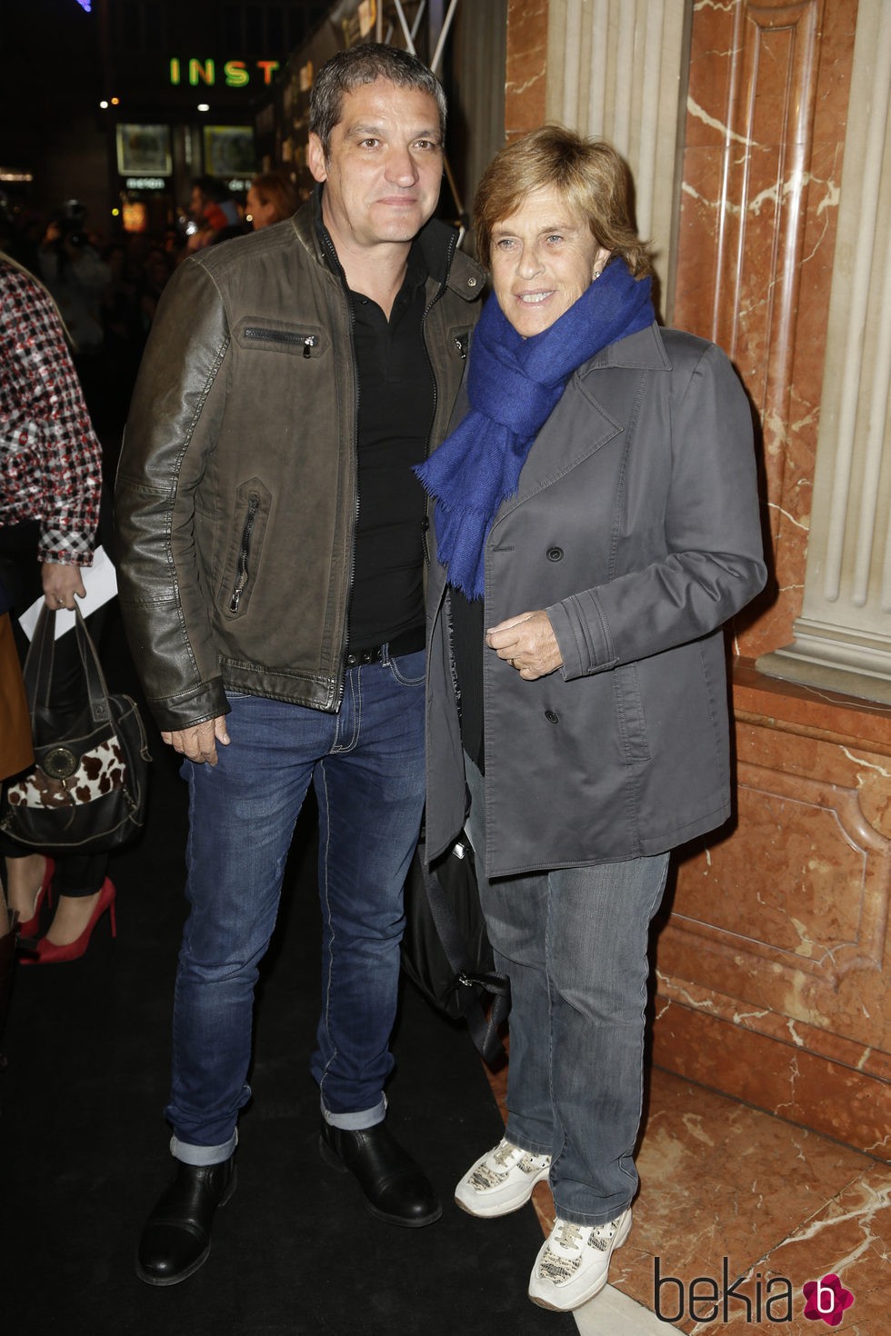 Gustavo González y Chelo García Cortés en el estreno de 'Iba en serio'