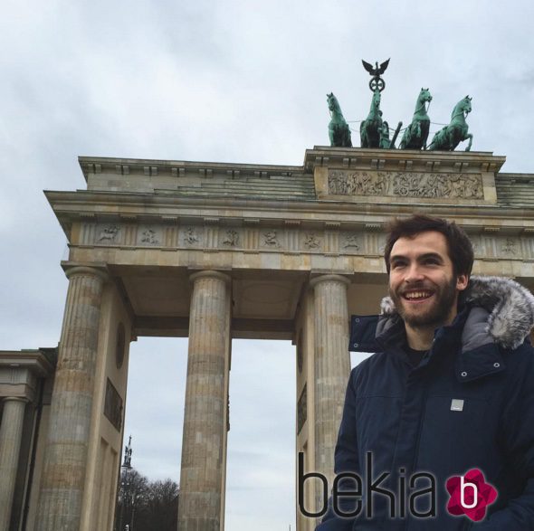 Ricardo Gómez en la Puerta de Brandeburgo de Berlín