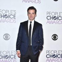 Ian Harding en los People's Choice Awards 2016
