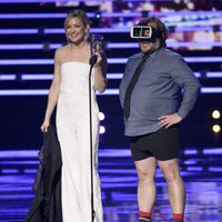 Kate Hudson junto a Jack Black en los People's Choice Awards 2016