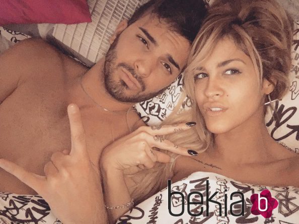 Ylenia y Suso desnudos en la cama