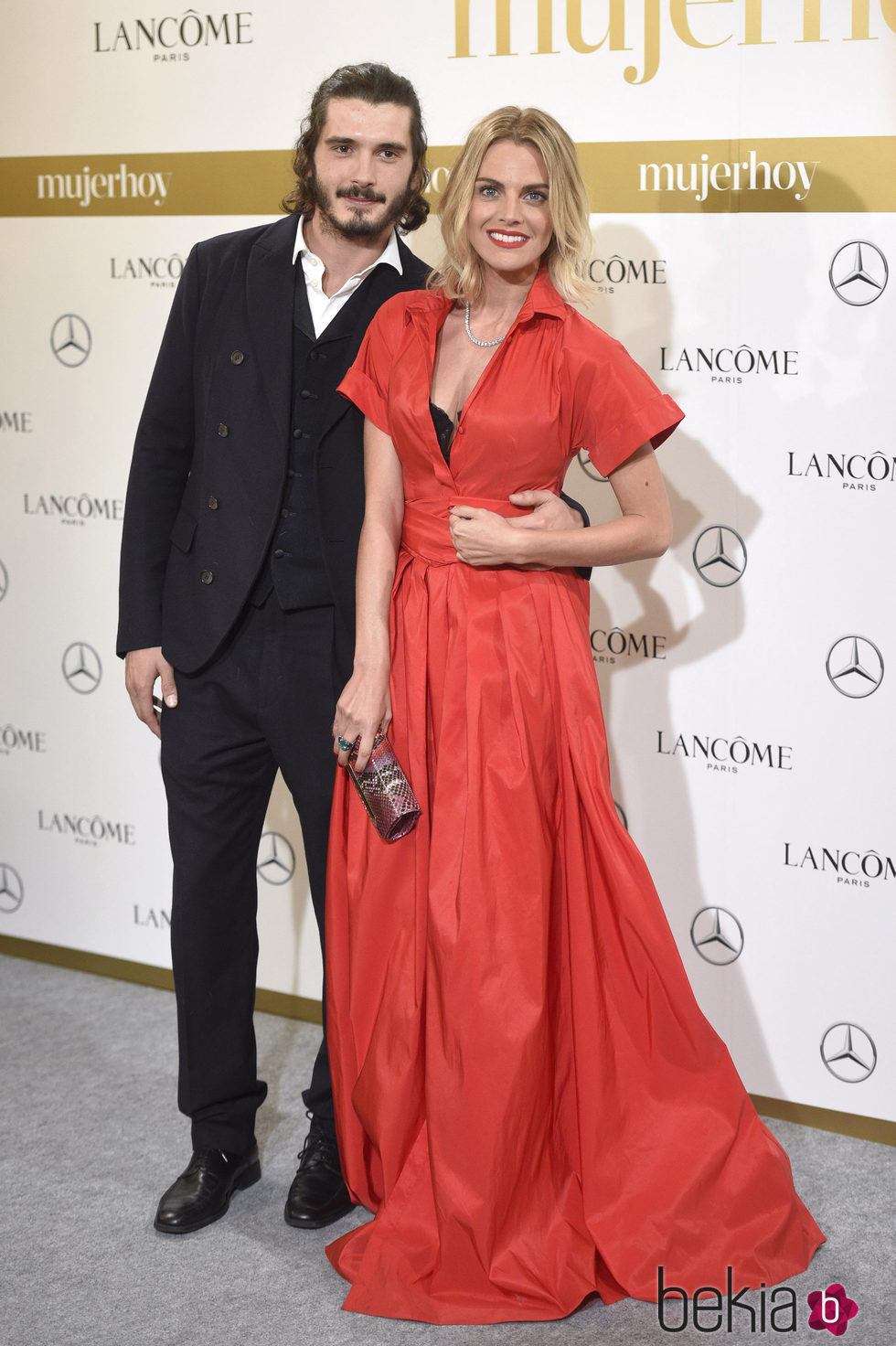 Yon González y Amaia Salamanca en los Premios Mujer Hoy 2016