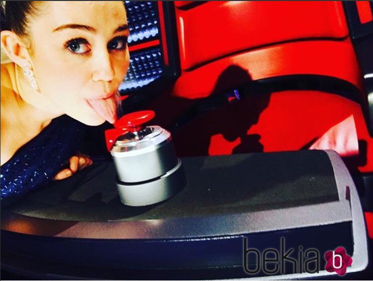 Miley Cyrus asesora en el equipo de Christina Aguilera en el programa 'The Voice'
