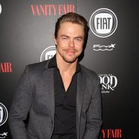 Derek Hough en una fiesta organizada por Vanity Fair en Hollywood