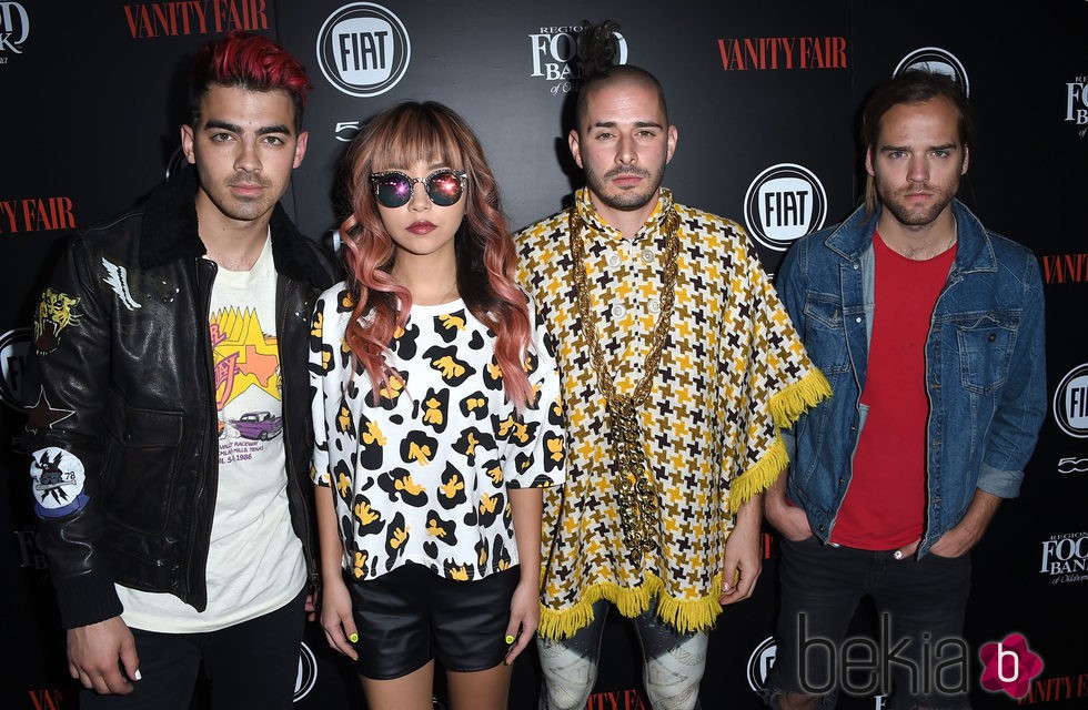 Joe Jonas, JinJoo Lee, Cole Whittle y Jack Lawless 'DNCE' en una fiesta organizada por Vanity Fair en Hollywood