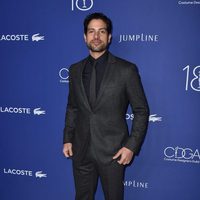 Adam Rodriguez en la entrega de los Costume Designers Guild Awards en Los Ángeles