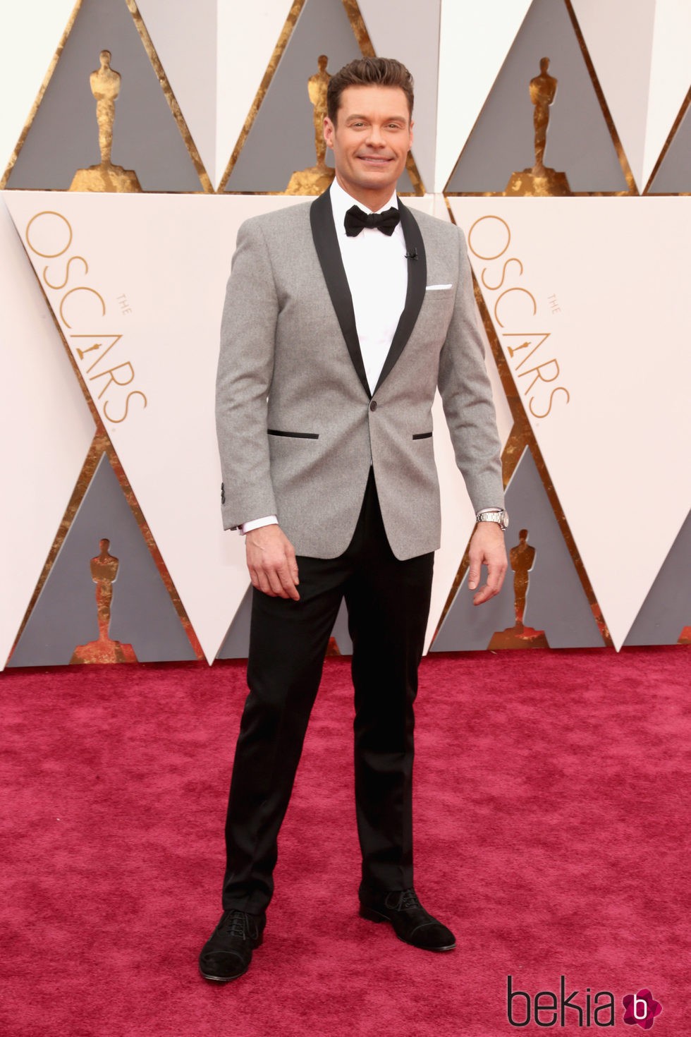 Ryan Seacrest en la alfombra roja de los Premios Oscar 2016