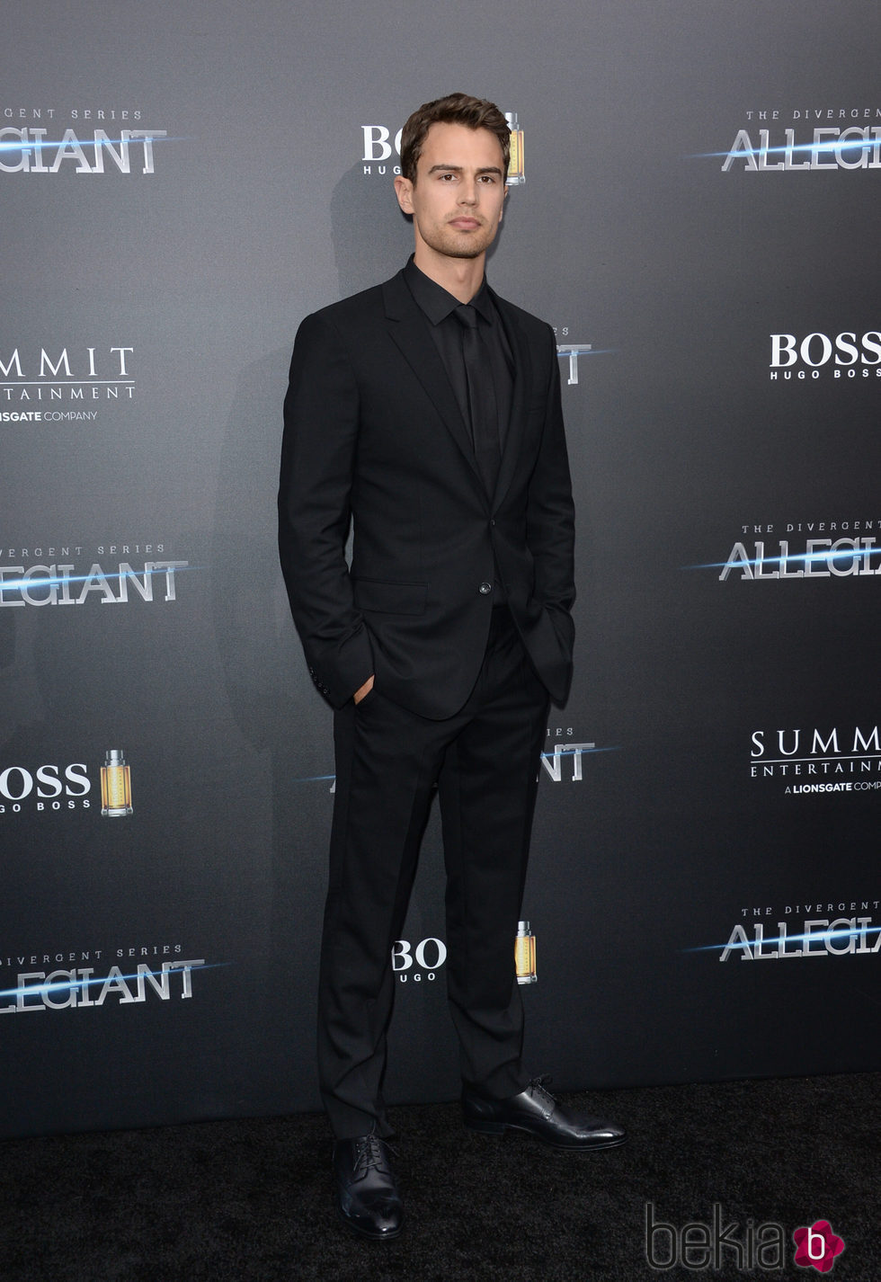 Theo James en el estreno 'La serie Divergente: Leal'