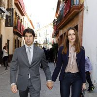 Cayetano Rivera y Eva González en la Semana Santa de Sevilla 2016