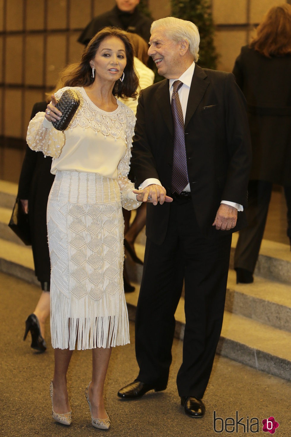Mario Vargas Llosa, muy enamorado de Isabel Preysler en su 80 cumpleaños