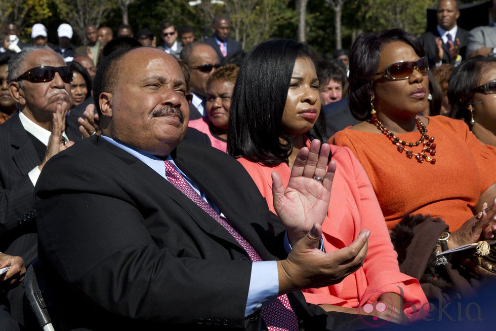Martin Luther King III, Andrea King y Bernice King en la inauguración del monumento a Martin Luther King