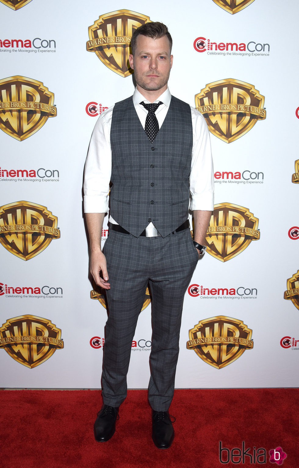 Rawson Marshall en la fiesta Warner en la CinemaCon 2016 en Las Vegas