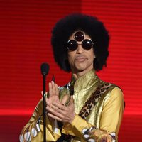 Prince durante los American Music Awards 2015
