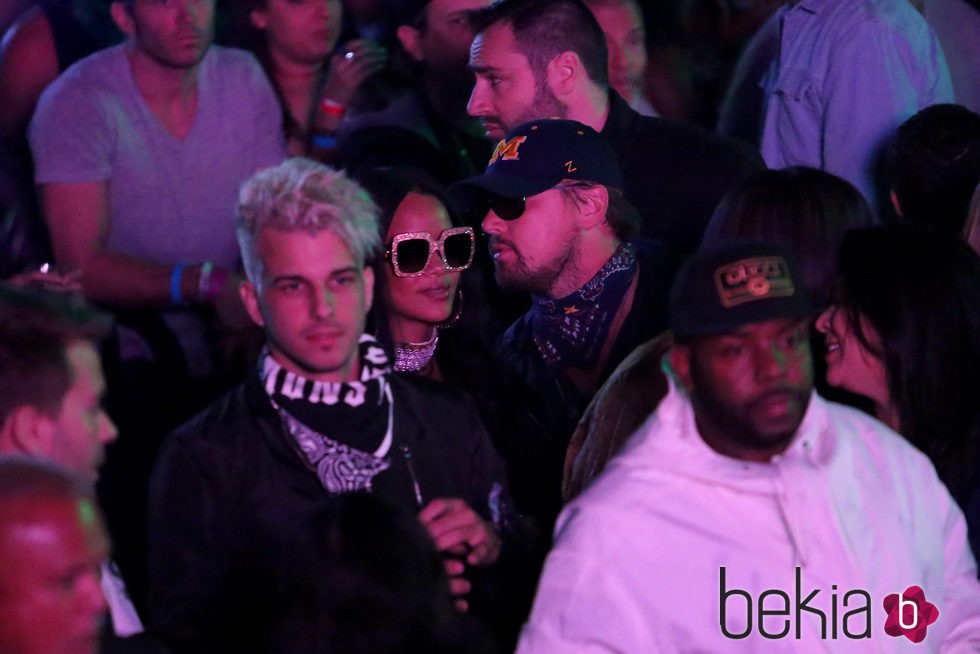 Leonardo DiCaprio y Rihanna en el festival de Coachella 2016