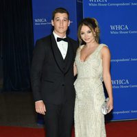 Miles Teller y  Keleigh Sperry en la Fiesta de Corresponsales 2016 en la Casa Blanca