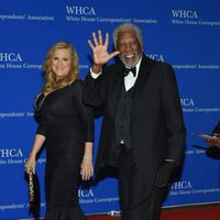 Lori McCreary y Morgan Freeman  en la Fiesta de Corresponsales 2016 en la Casa Blanca