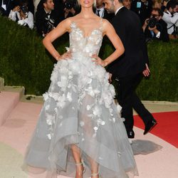 Karolina Kurkova en la Gala Met 2016