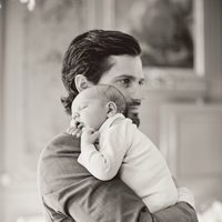 Primera imagen de Carlos Felipe de Suecia con su hijo Alejandro