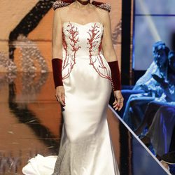 Rosa Benito desfilando en la Sálvame Fashion Week