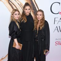Las tres hermanas Olsen reunidas en los CFDA Fashion Awards 2016