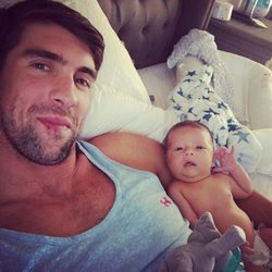 Michael Phelps publica una foto muy tierna junto a su bebé