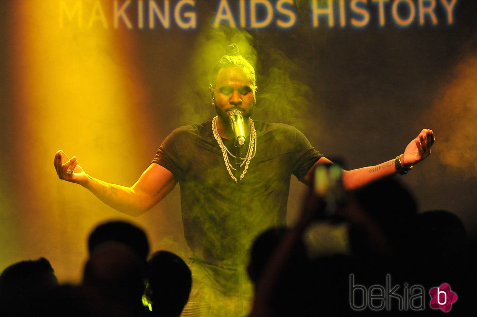 Jason Derulo durante su actuación en la Gala amfAR 2016 de Nueva York