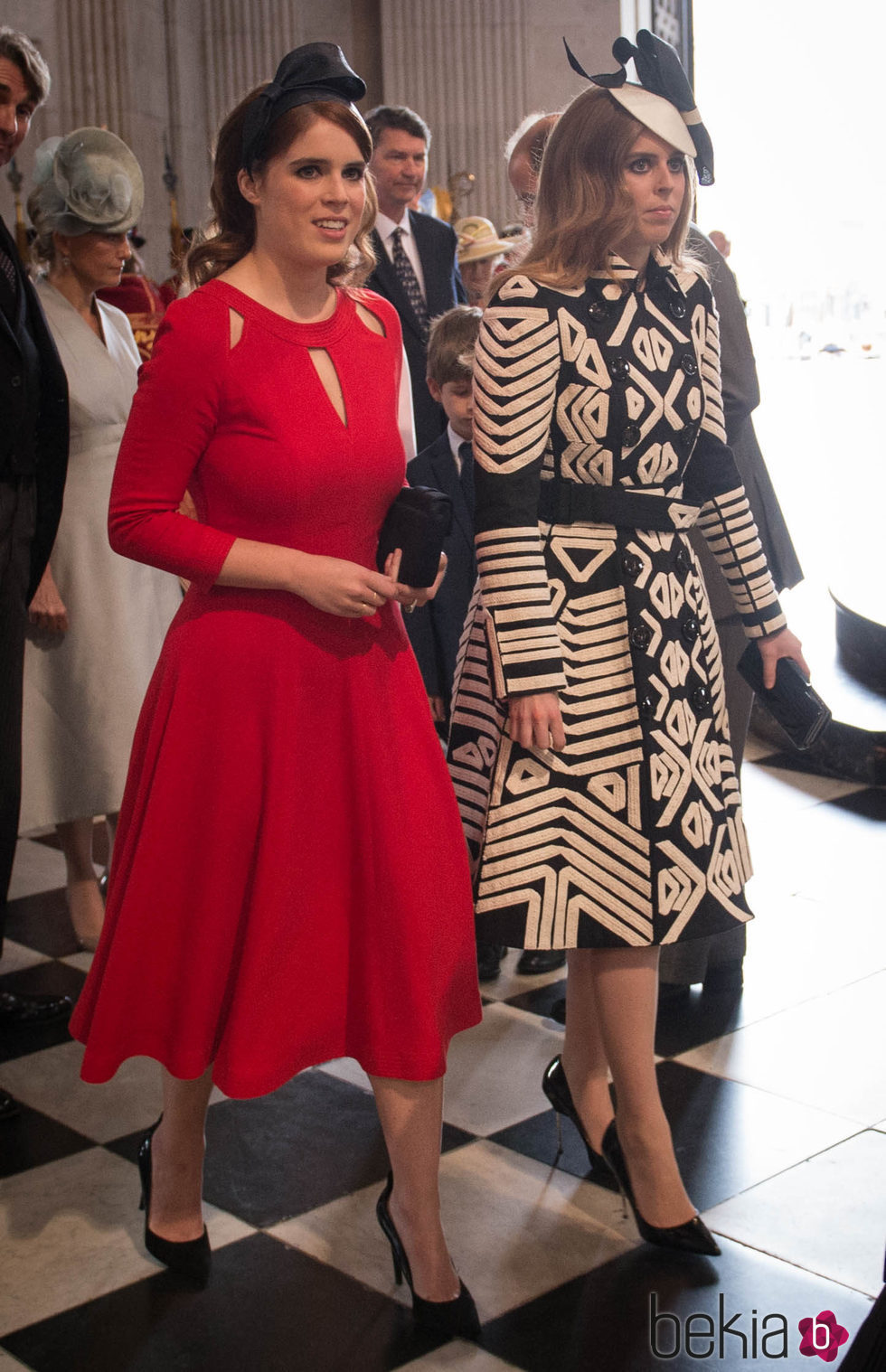 Eugenia de York y Beatriz de York en la misa por el 90 cumpleaños de la Reina Isabel II de Inglaterra