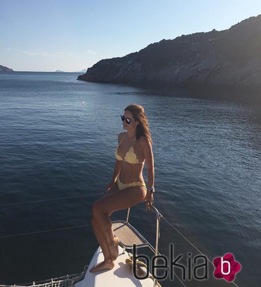 Nagore Aranburu presumiendo de bikini a bordo de un velero