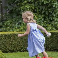 Leonor de Suecia echa a correr durante un posado de verano en Solliden