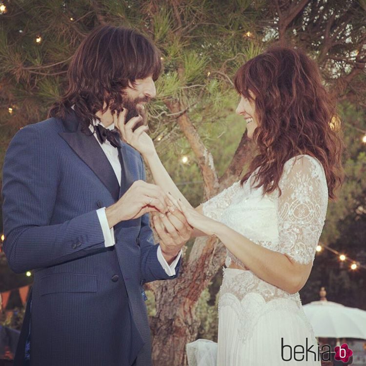Melani Olivares y Gorka González en su boda