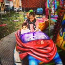 Luján Argüelles de feria con su hija Miranda