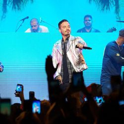 J Balvin de concierto