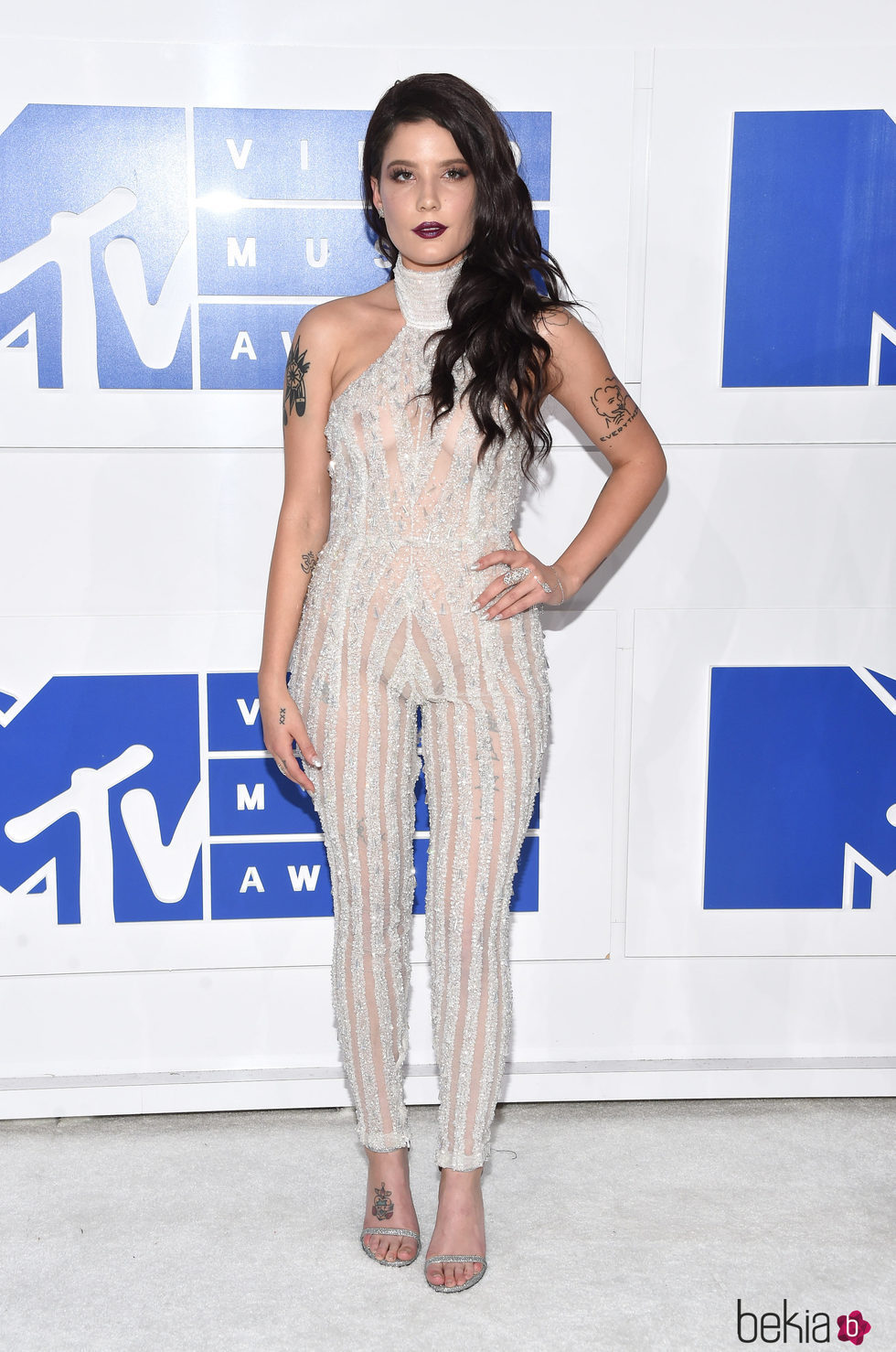 La cantante Halsey en los VMA's 2016