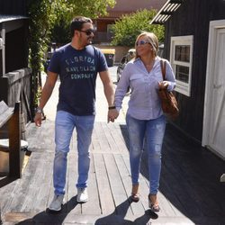 Belén Esteban y Miguel Marcos se dedican una tierna mirada